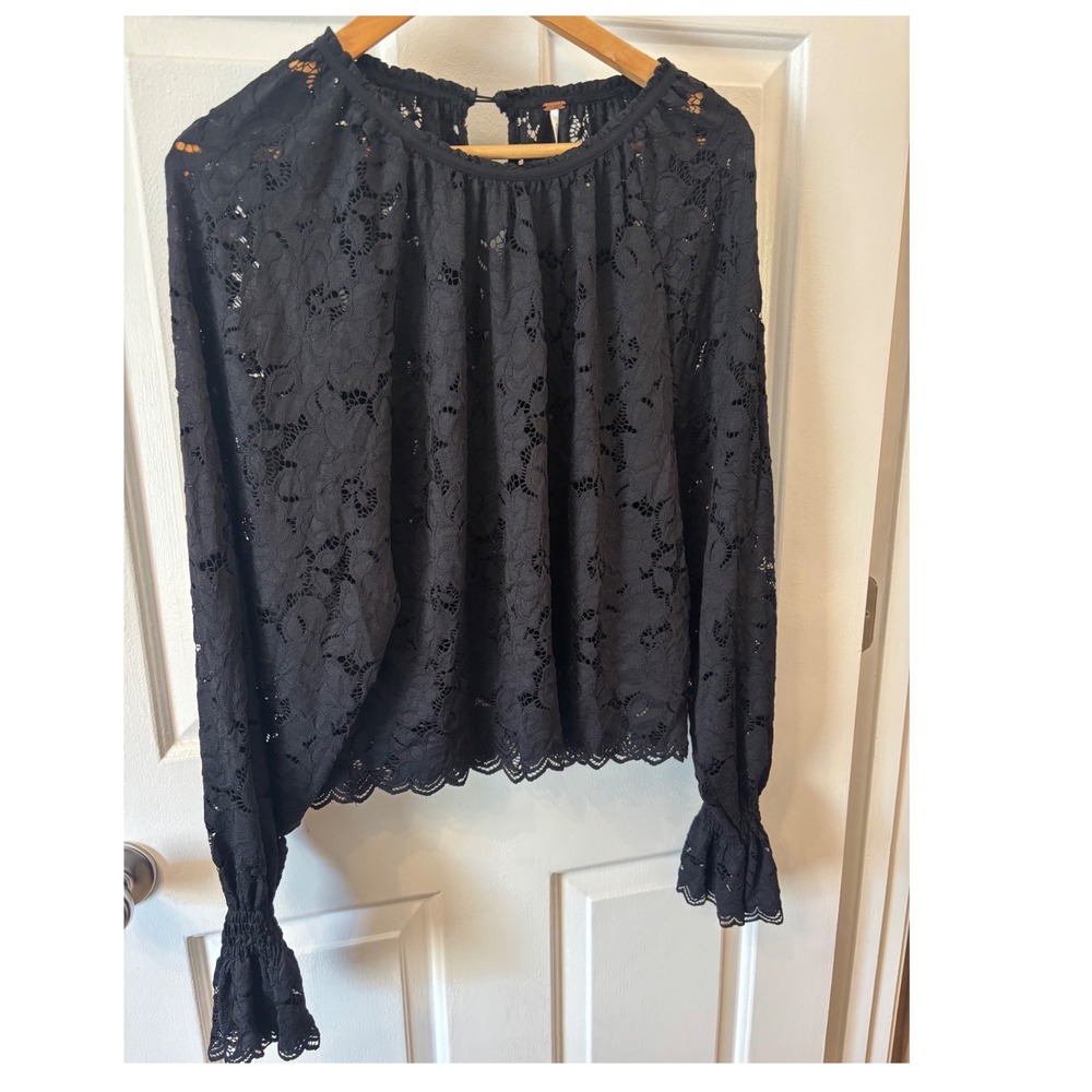 Free People Black Floral Lace Blouse Long Sleeve Smocked Cuff Top XS -Runs M-L